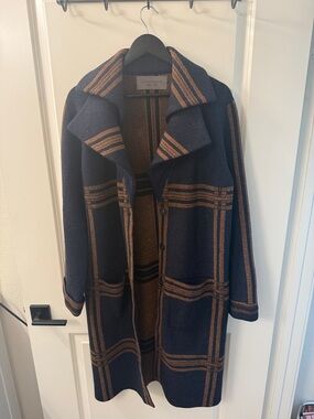 D. Exterior Made in Italy 🇮🇹 Coat